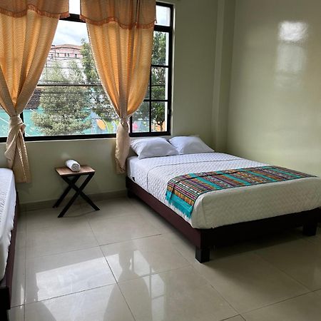 Hostal Marin Central Кито Экстерьер фото