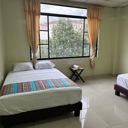 Hostal Marin Central Кито Экстерьер фото