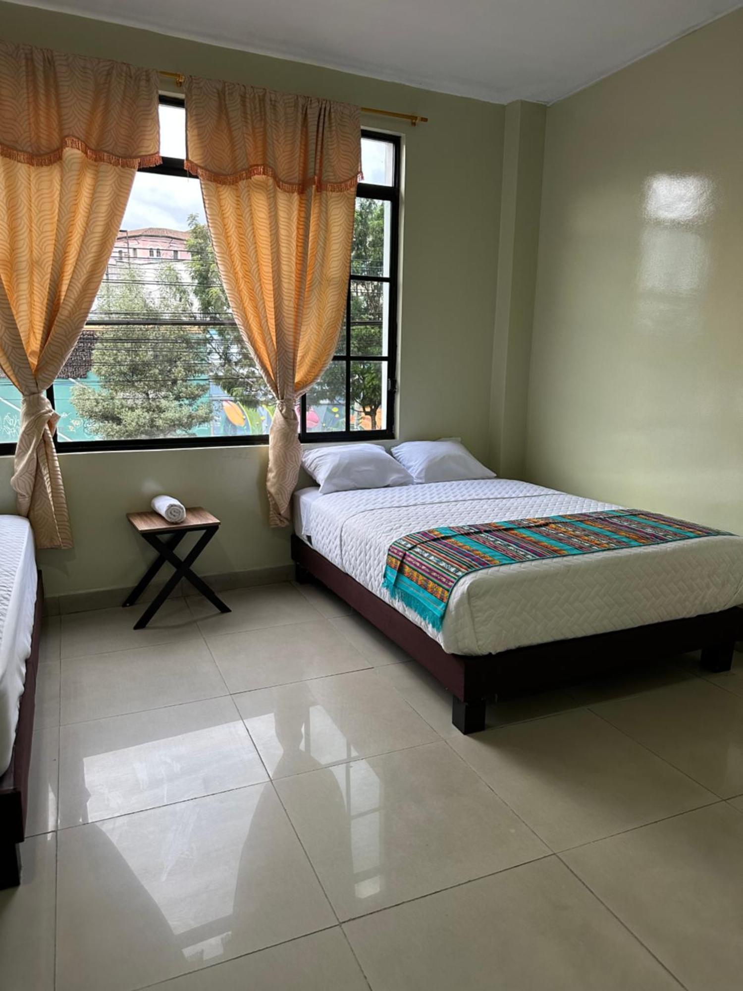 Hostal Marin Central Кито Экстерьер фото