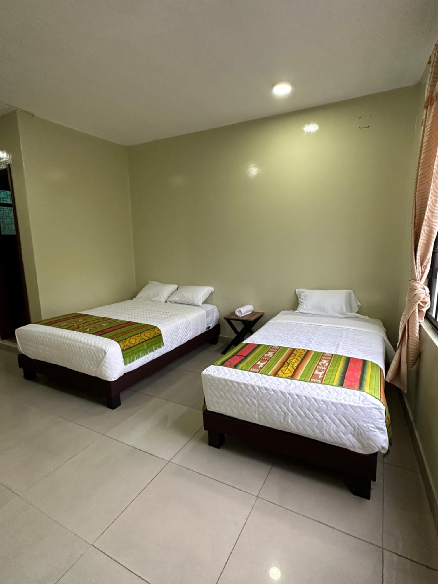 Hostal Marin Central Кито Экстерьер фото