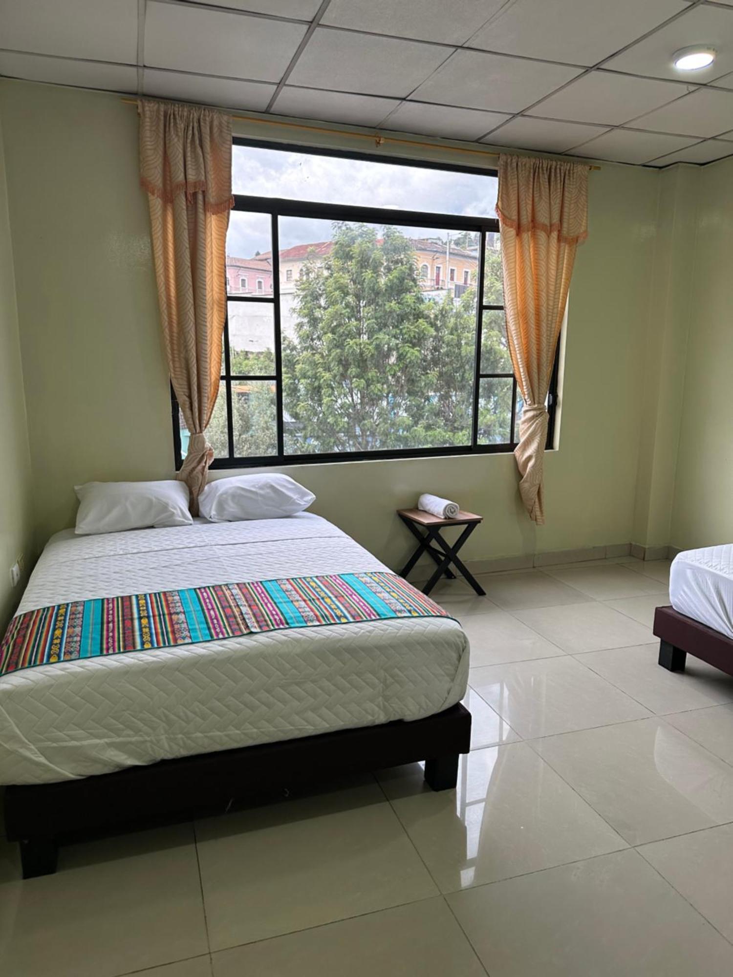 Hostal Marin Central Кито Экстерьер фото